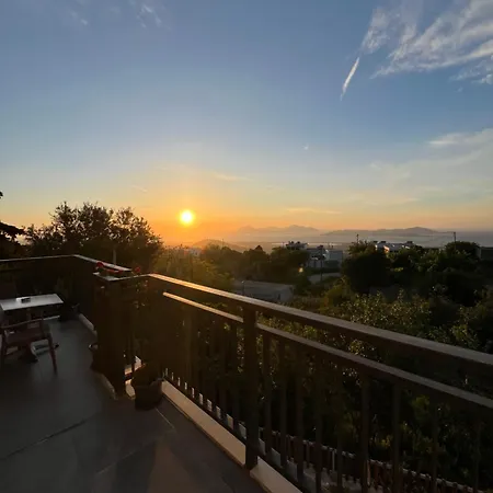 Sunny Rock Holiday home *