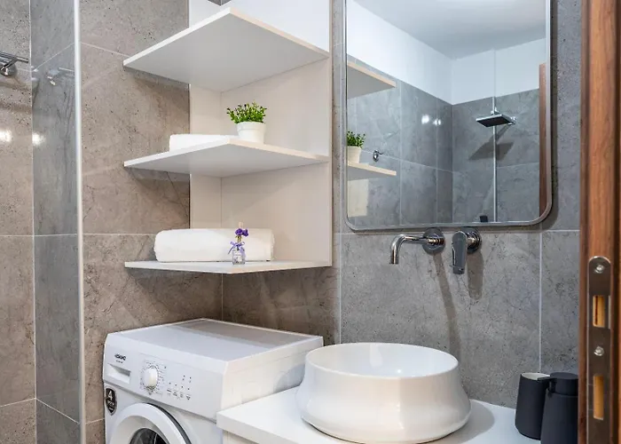 Sunny Rock Asfendiou